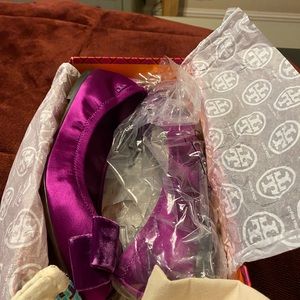 NIB Tory Burch Viola Bow ballet flat Spiced Plum
